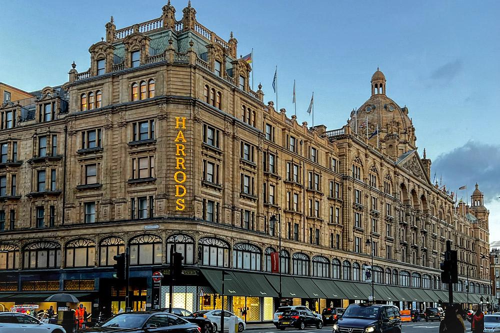 To shop: Harrod's - Image 1