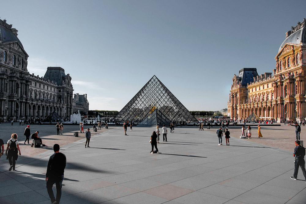 To discover: Louvre museum - Image 1